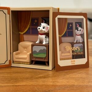 2 NEW POP MART Figurines